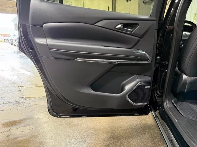New 2027 Chevrolet Traverse RS w/ LPO, Floor Liner Package AWD/4WD image 20