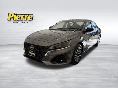 Used 2025 Nissan Altima 2.5 SV