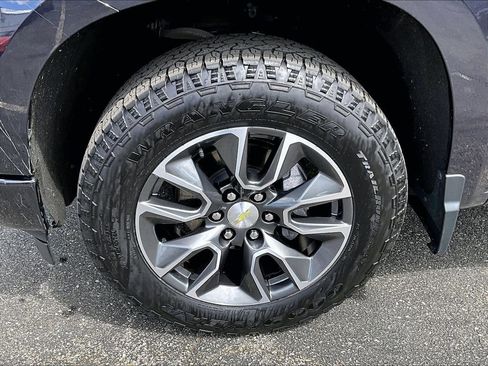 Used 2023 Chevrolet Silverado 1500 RST w/ Z71 Off-Road Package AWD/4WD image 7