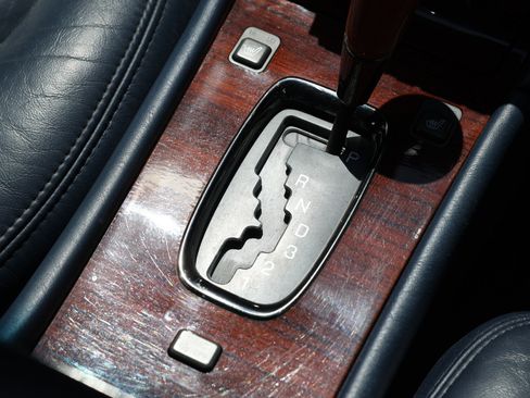 Used 1999 Cadillac Seville STS FWD image 38