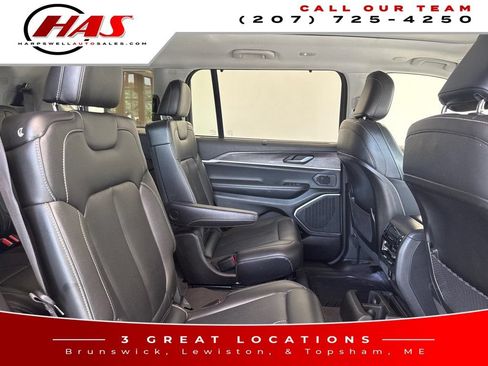 Used 2023 Jeep Grand Cherokee L Limited w/ Luxury Tech Group II AWD/4WD image 14