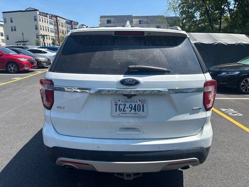 Used 2017 Ford Explorer XLT w/ Equipment Group 202A AWD/4WD image 5