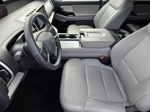 Certified 2025 Ford Expedition Max Active image 12