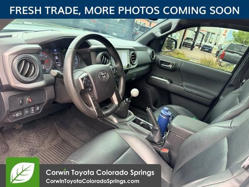 Used 2022 Toyota Tacoma TRD Off-Road w/ TRD Premium Off Road Package AWD/4WD image 12