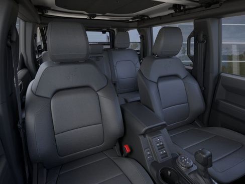New 2025 Ford Bronco Badlands image 11