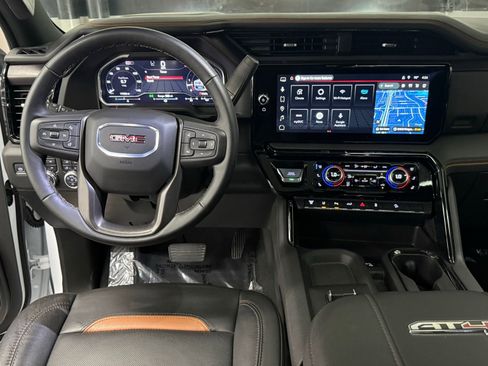 Used 2025 GMC Sierra 2500 AT4 w/ Technology Package image 37