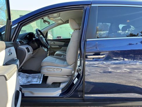Used 2016 Honda Odyssey SE image 9