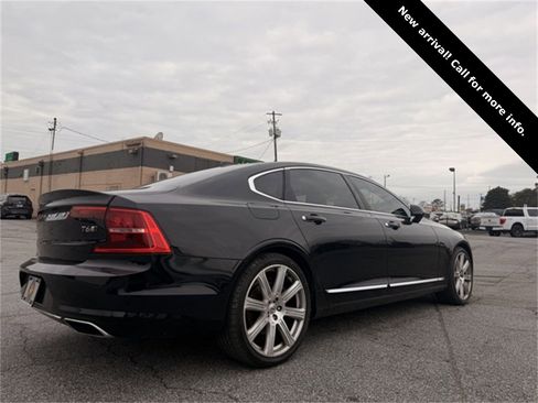Used 2018 Volvo S90 T6 Inscription w/ Convenience Package image 5