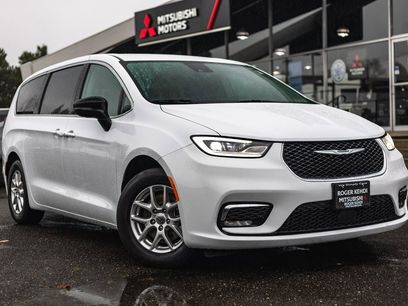 Used 2024 Chrysler Pacifica Touring-L