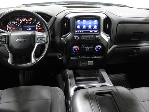 Used 2021 Chevrolet Silverado 1500 RST image 2