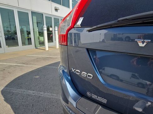 Used 2010 Volvo XC60 T6 AWD/4WD image 9