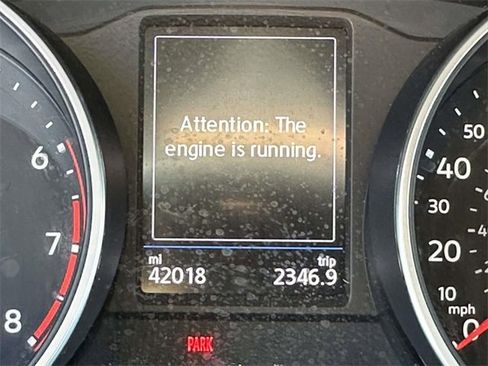 Used 2021 Volkswagen Tiguan SE w/ Panoramic Sunroof Package image 29