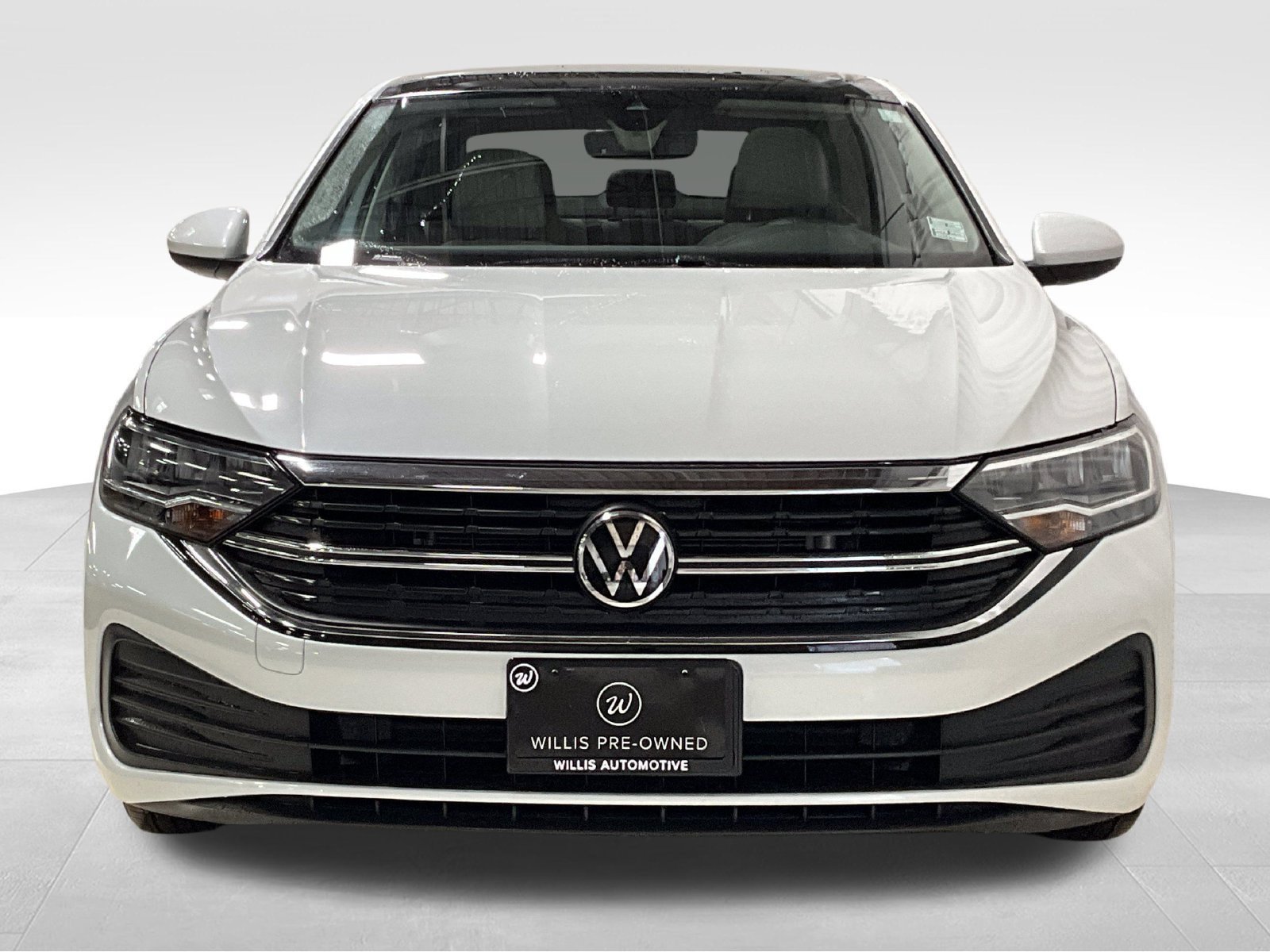 Used 2023 Volkswagen Jetta SE FWD image 3