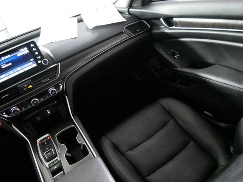 Used 2020 Honda Accord EX-L image 11