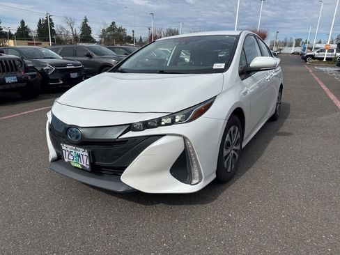 Used 2021 Toyota Prius Prime XLE w/ Carpet Mat Package (TMS) image 3