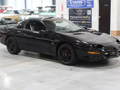 Used 1995 Chevrolet Camaro Z28 RWD image 18