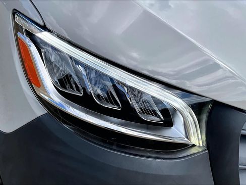 Used 2024 Mercedes-Benz Sprinter 2500 image 28