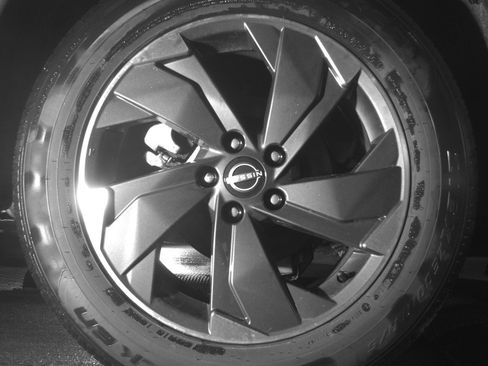 Used 2025 Nissan Rogue SV image 15