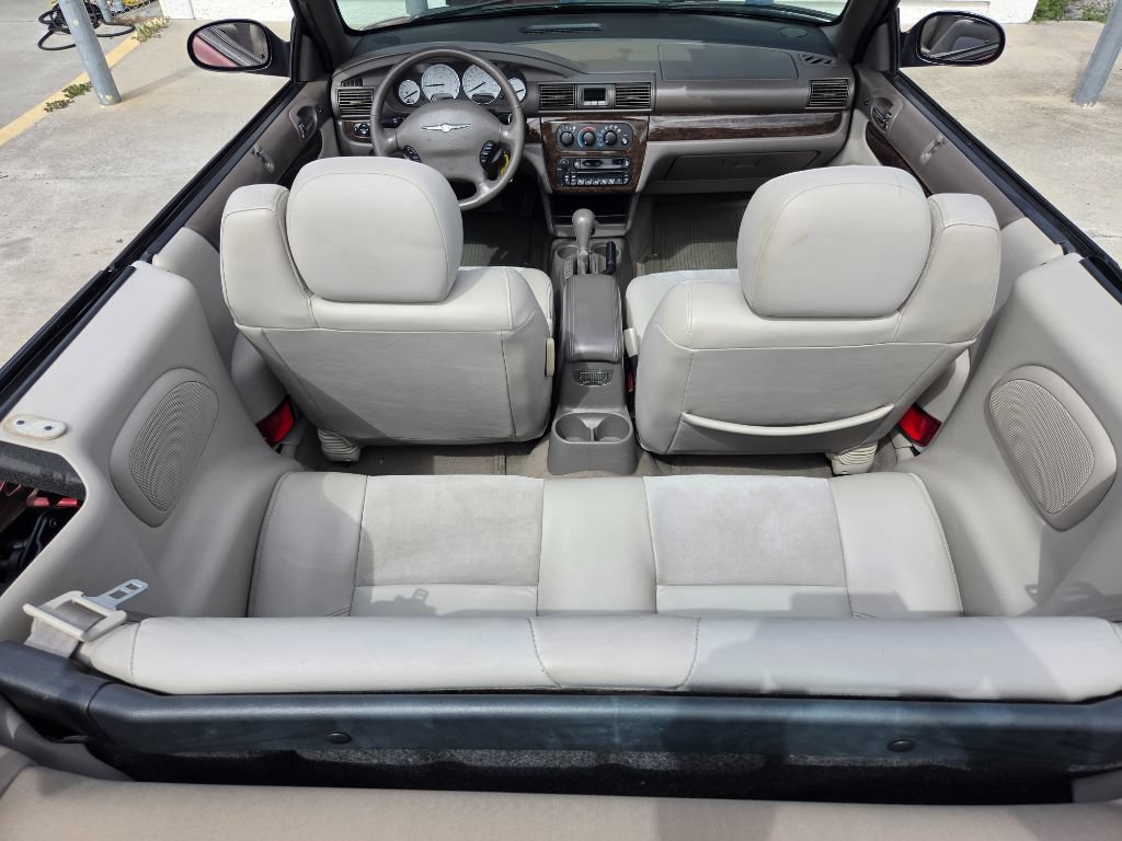 Used 2006 Chrysler Sebring Limited FWD image 25