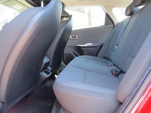 Used 2025 Kia K4 FWD image 11