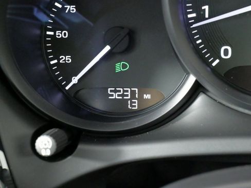 Used 2025 Porsche Macan image 50