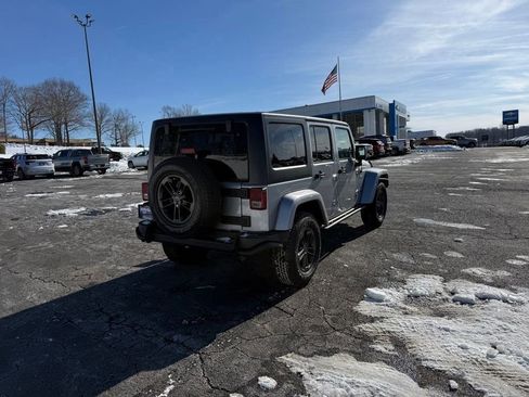 Used 2018 Jeep Wrangler Unlimited Sport AWD/4WD image 7
