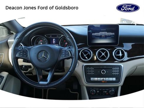 Used 2019 Mercedes-Benz CLA 250 CLA 250 image 19