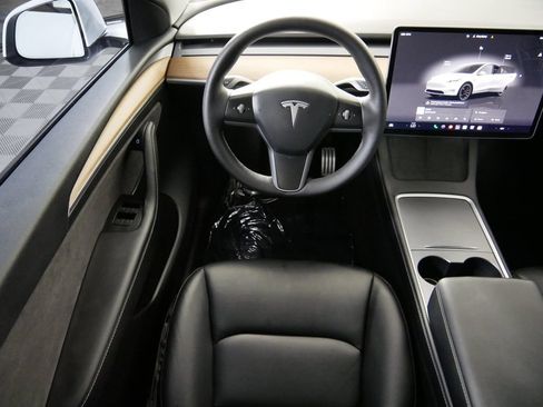 Used 2022 Tesla Model Y Performance AWD/4WD image 19
