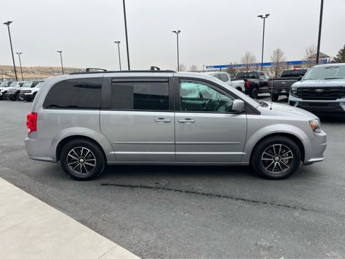 Used 2017 Dodge Grand Caravan GT image 6