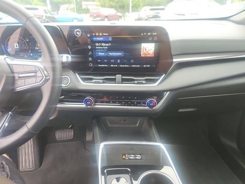 Used 2026 Chevrolet Equinox LT w/ Convenience Package II FWD image 18