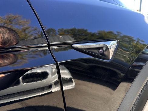 Used 2018 Tesla Model X 75D image 34