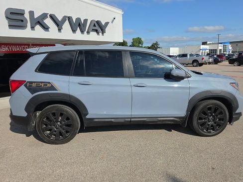 Used 2022 Honda Passport EX-L image 2
