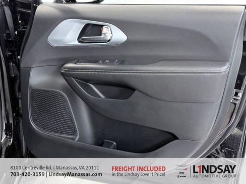 New 2026 Chrysler Pacifica Limited w/ S Appearance Package image 12