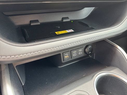 Used 2023 Toyota Highlander XLE AWD/4WD image 24