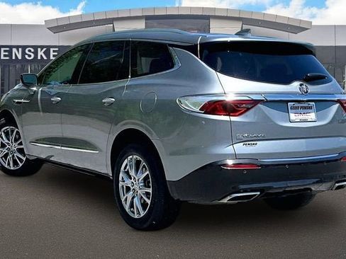 Used 2023 Buick Enclave Essence w/ Experience Buick Package AWD/4WD image 12