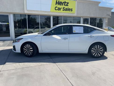 Used 2025 Nissan Altima 2.5 SV image 9