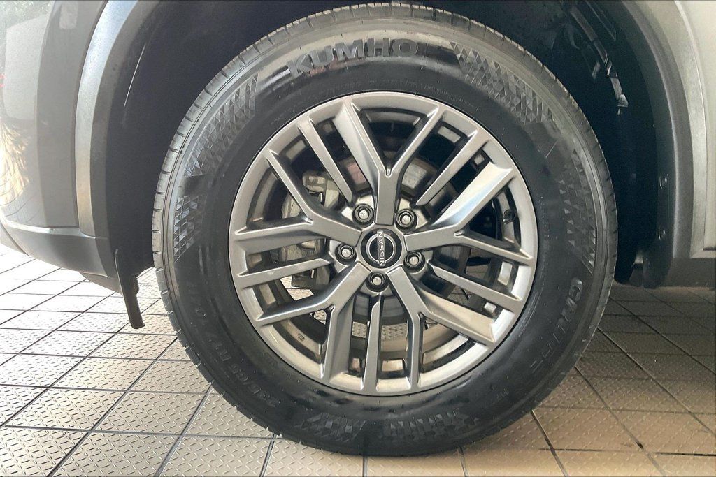 Used 2023 Nissan Rogue S AWD/4WD image 31