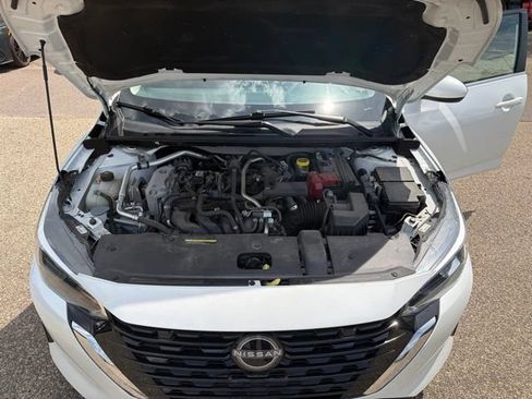 Used 2024 Nissan Sentra SV FWD image 11