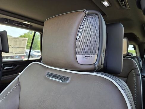 New 2026 GMC Yukon Denali Ultimate AWD/4WD image 27