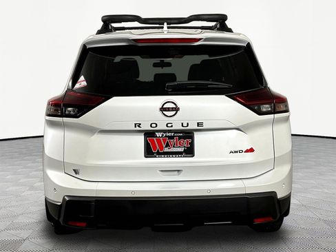 Certified 2025 Nissan Rogue SV AWD/4WD image 5