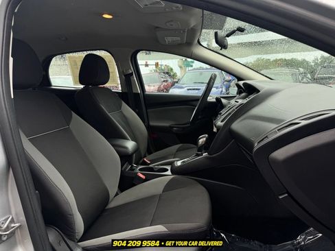 Used 2014 Ford Focus SE FWD image 35