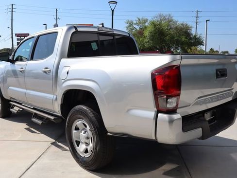Used 2022 Toyota Tacoma SR w/ SR Convenience Package image 6