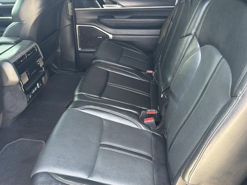 Used 2024 Jeep Wagoneer L Series II w/ Flexible Seating Group AWD/4WD image 20