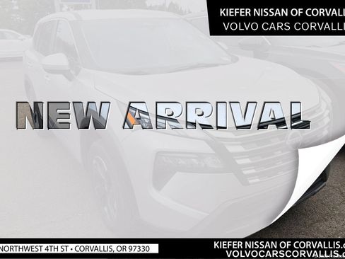 Used 2025 Nissan Rogue SV AWD/4WD image 1