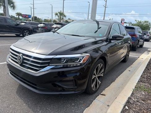 Certified 2022 Volkswagen Passat 2.0T SE FWD image 8