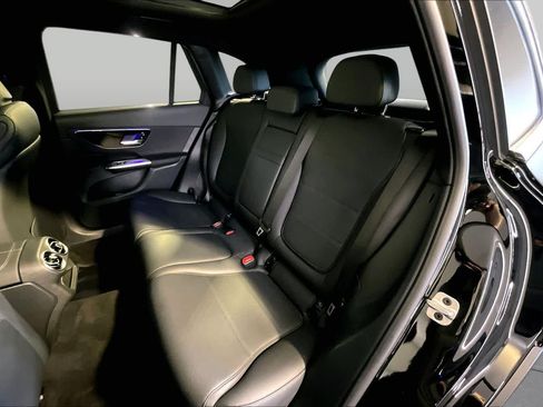 Used 2026 Mercedes-Benz GLC 300 4MATIC image 21