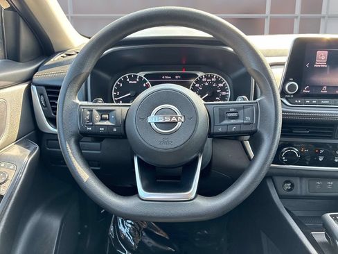 Used 2024 Nissan Rogue S FWD image 15