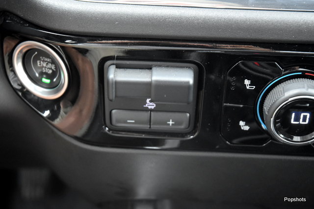 Used 2023 Chevrolet Silverado 1500 RST AWD/4WD image 21