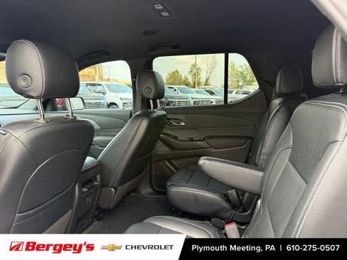 Used 2023 Chevrolet Traverse LT AWD/4WD image 5