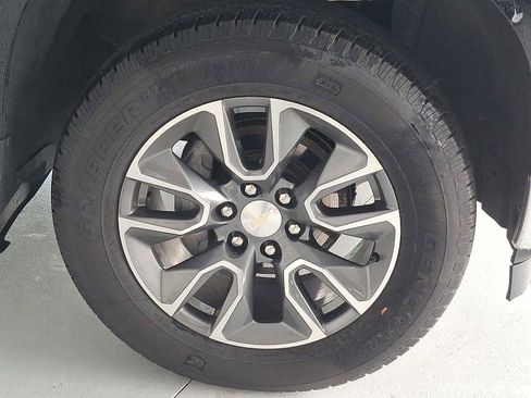 Used 2024 Chevrolet Silverado 1500 LT AWD/4WD image 8
